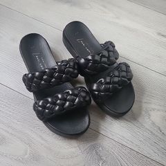 womens sandals