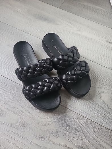 womens sandals