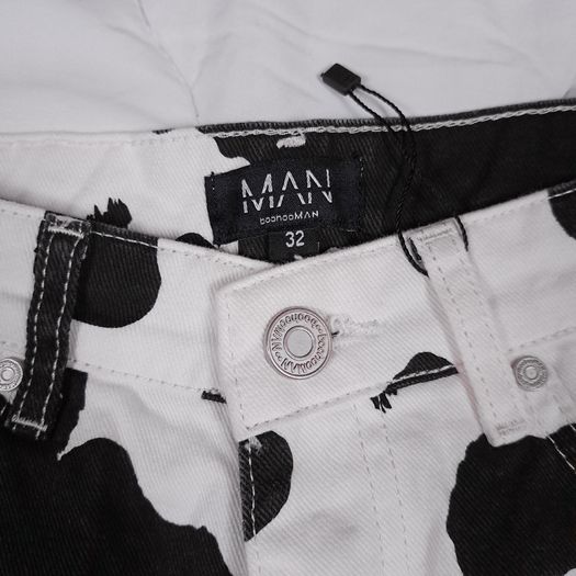 Boohoo Man White Black Cow Print Graphic Straight Leg Denim Jeans W32/L31