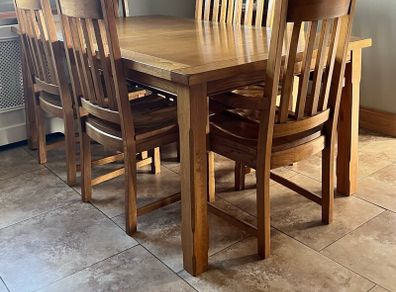 Solid oak table & 8 chairs