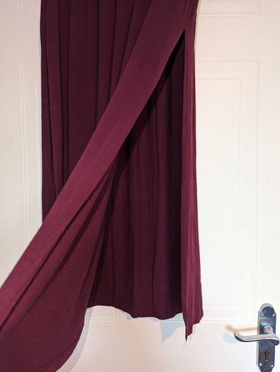 Perfect for Summer. gorgeous maxi skirt with side slits from H&M. Could also be worn as a strapless dress