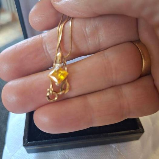 10 ct Gold Pendant with Natural Topaz and Diamonds