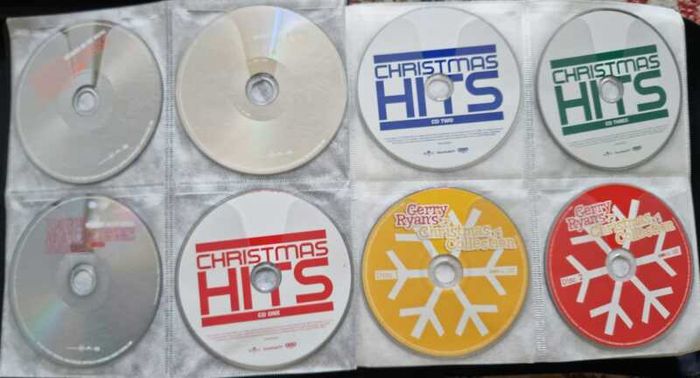 160 CD + Case. All CD's in perfect playable condition.