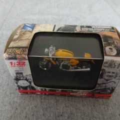 Die Cast 1:32 Ducati TP237