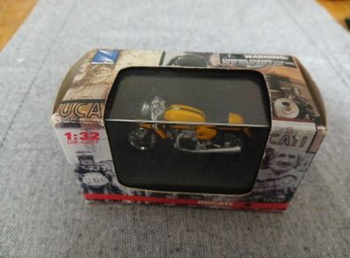 Die Cast 1:32 Ducati TP237