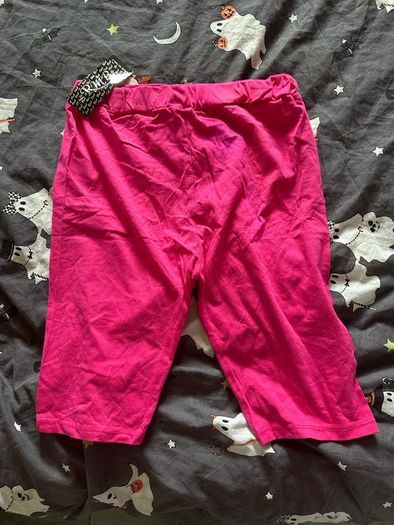 pink shorts