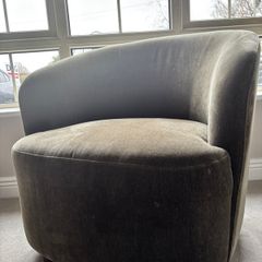 Green swivel chair (Ez living furniture)