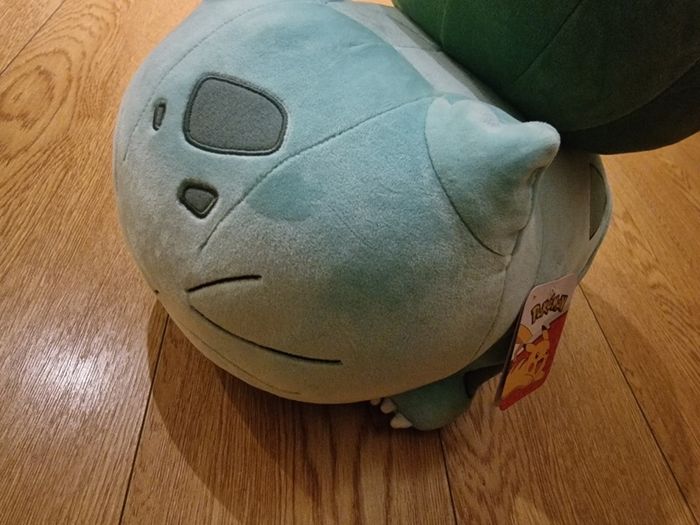 Pokemon Huge Sleeping Bulbasaur  18 Inch Plush