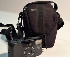 LowePro Adventura Ultra Zoom 100 Compact Camera Bag