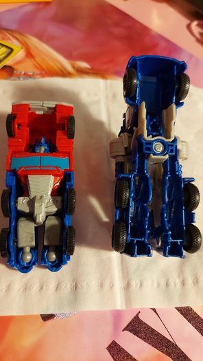 Transformers / toys / optimus