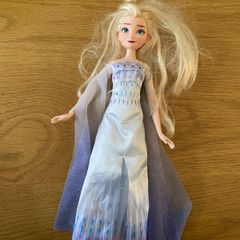 Singing Barbie Elsa