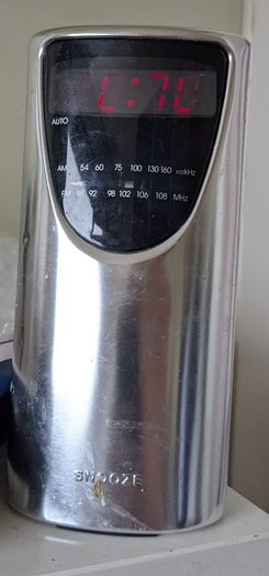 Clock radio