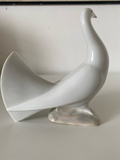 NAO Spanish dove figurine