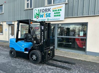 Atlantis 3 Ton Diesel Forklift, with half cab