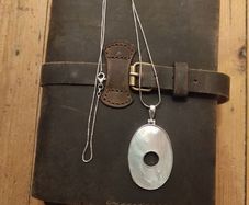 Silver 925 hallmarked mother of pearl pendant necklace