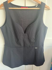 Guess top