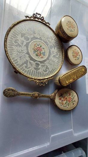 Antique dressing table set