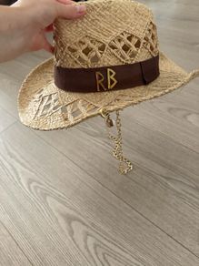 hat
