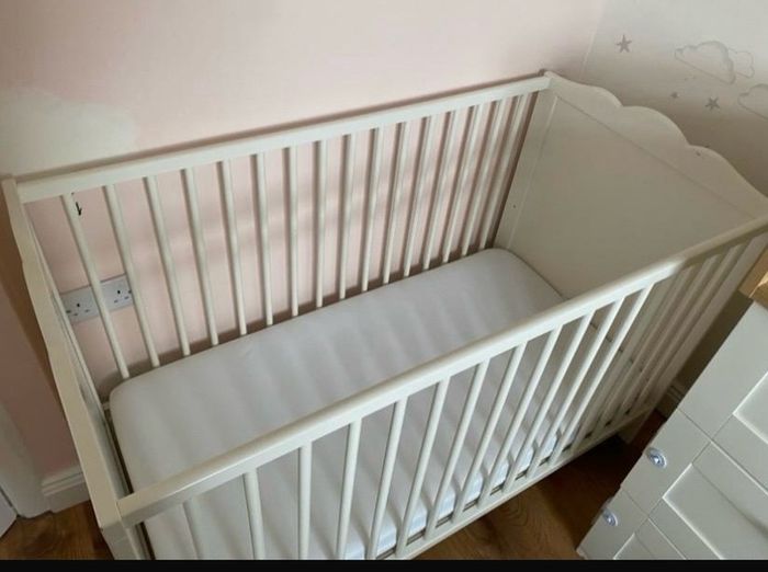Baby cot/crib