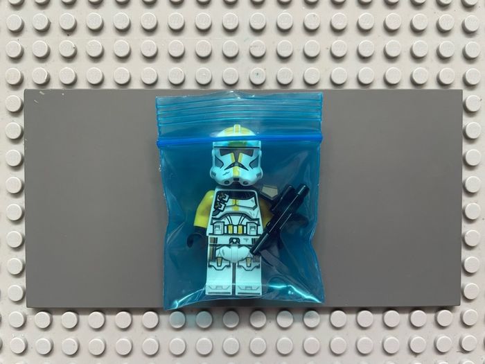 lego Star Wars sw1422 Clone Trooper, 327th Star Corps (Phase 2) minifigure - Nougat Head