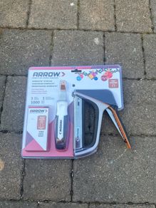 arrow stapler