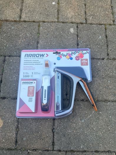 arrow stapler