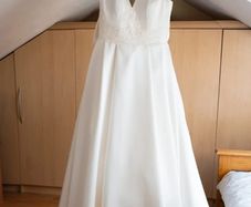 stunning wedding dress