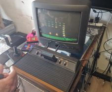 Atari 2600 Woody 1980 Games Joysticks CRT Colour Retro TV  Complete KIT