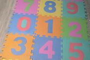 Giant interlocking mat with numbers