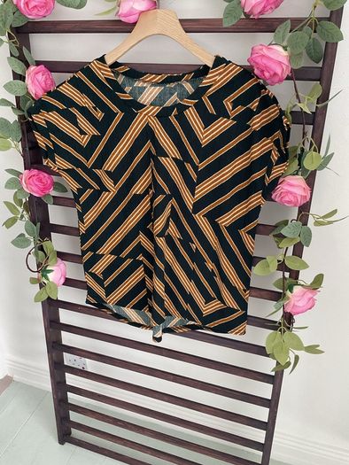 top Bnwt dark green & mustard top onesize