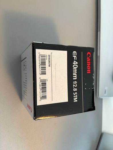 Canon Ef 40mm F/2.8 Stm
