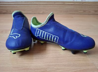 Puma Finesse Firm Ground Football Boots (Kids size 12)