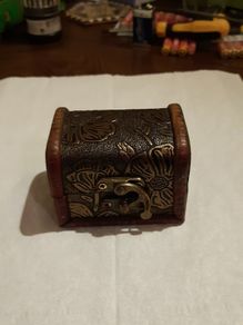 Treasure chest small