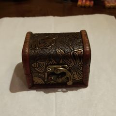 Treasure chest small