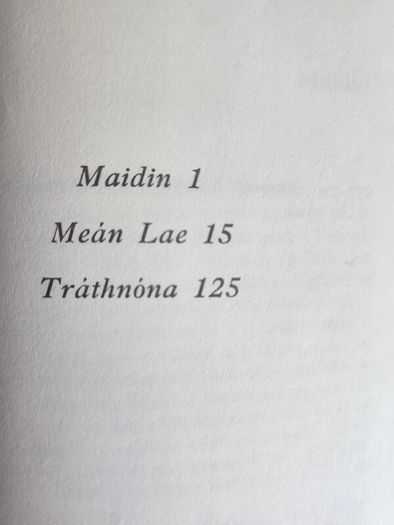 La Dar Saol. Sean O Criomhthain. Published By  Oifig An Tsolathaie Baile Atha Cliath. Published 1972 Hardback In Good Condition. See Photos For Same.
