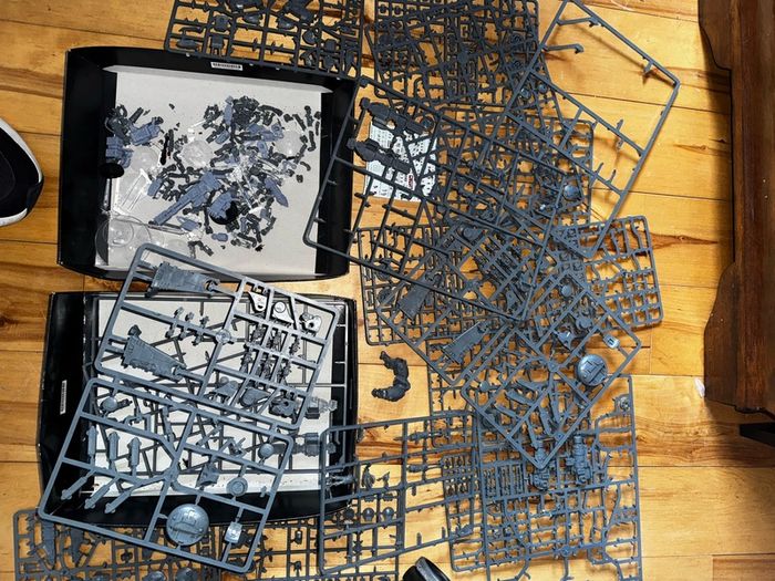 Warhammer 40K Tau Empire Army Bundle Riptide, Hammerheads, Suits & Ghostkeel (Unbuilt)