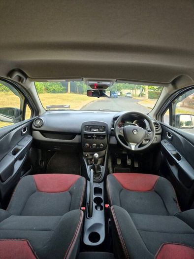 Renault Clio, 1.1L Perfect condition. Economical,