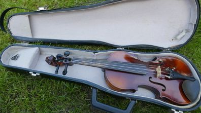 Antique Violin Antonius Stradivarius  Fraction Anno 17