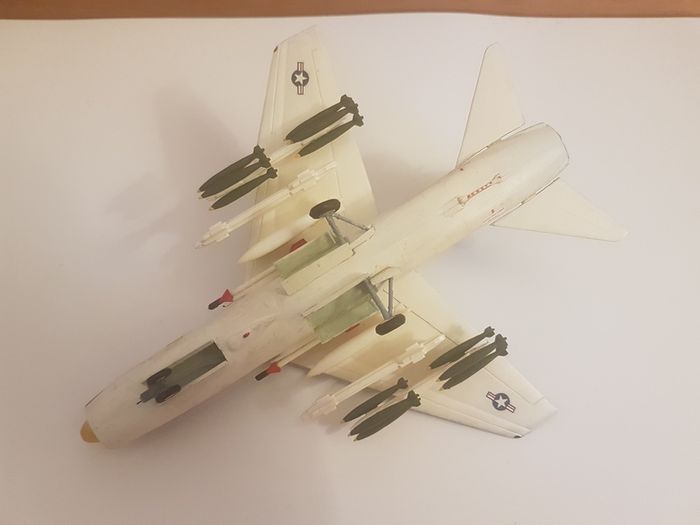 Built 1/72 Airfix Vought A-7E Corsair II USN US Navy Italeri Revell