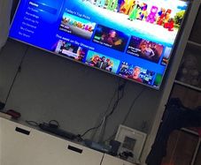 Samsung 65" 4k tv with sound bar