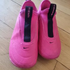Free kids shoes size 10.6