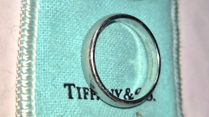 A rare original, 1999 Tiffany & Co. PT950. Man's Platinum ring. A 1999 1st edition.