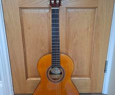Left-handed 3/4 size guitar (Valencia) & case
