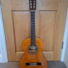 Left-handed 3/4 size guitar (Valencia) & case