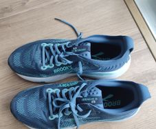 Brooks Adrenaline GTS 25 - Size UK 9 (EU 44) - very good conditions