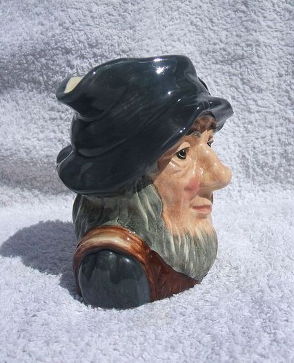 ROYAL DOULTON (D6463) - a medium size character jug of RIP VAN WINKLE (4" height). Pristine condition.