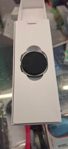 Brand new Samsung Galaxy Watch 8 40mm