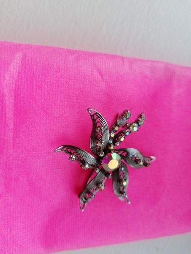 brooch