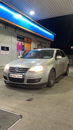 vw jetta breaking