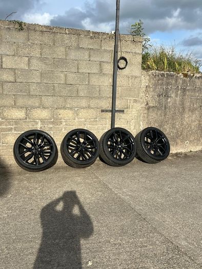2018 Range Rover sport 22 inch alloys